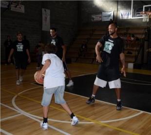 Gimnasia Indalo particip del lanzamiento del Streetball