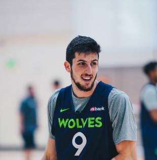 Leandro Bolmaro se afianz en el triunfo de Minnesota Timberwolves