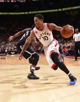 Scola y DeRozan la rompen para que Toronto suee