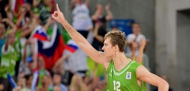 Eslovenia gana y se clasifica para el Mundial 2014