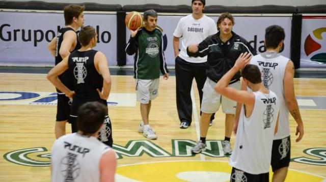 Gimnasia Indalo viaj anoche y quiere dar el golpe de entrada