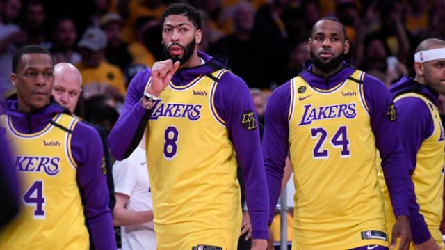 Los Lakers entre las lgrimas y la vuelta a la canchas