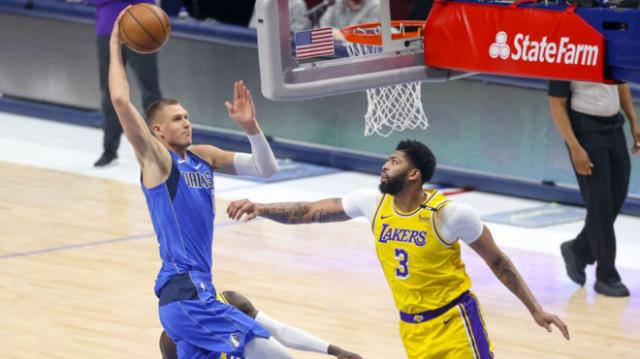 Dallas derrot a Lakers pese a la vuelta de Anthony Davis