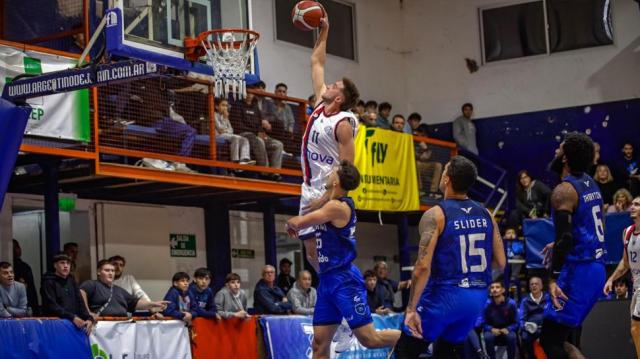 Sigue de pie