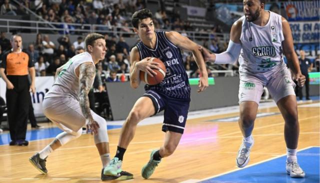 Pe�arol gan� el anticipo de los play offs