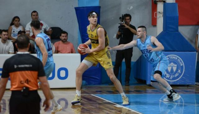 Obera cort� al racha de Boca y sue�a en grande