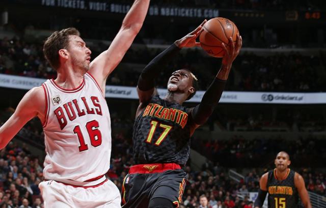 Paliza de los Hawks en Chicago