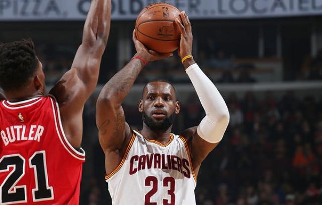 Chicago sobrevive, Cleveland no asegura