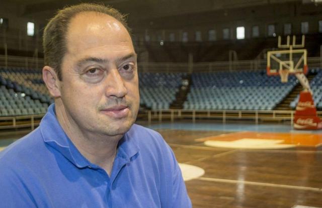 Ricardo De Cecco seguir como DT de Salta Basket