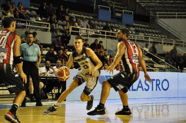 Echague y Quilmes a puro gol en casa