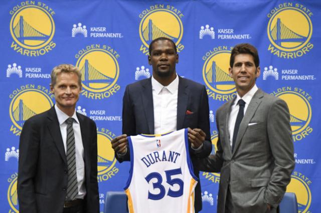 Presentaron a Durant en los Warriors