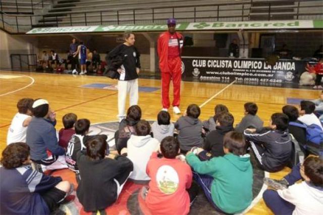 Los chicos de Olmpico recibieron la visita de Rick Suttle