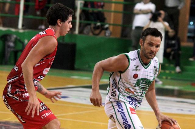 Atenas gan un partido clave ante Quilmes