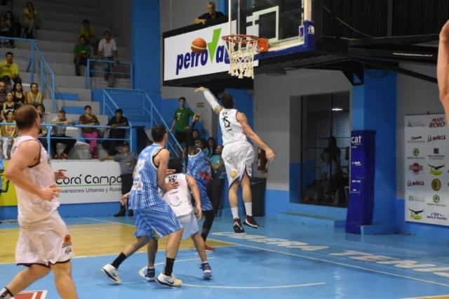 Con Rasio como figura, Salta gan en Ober