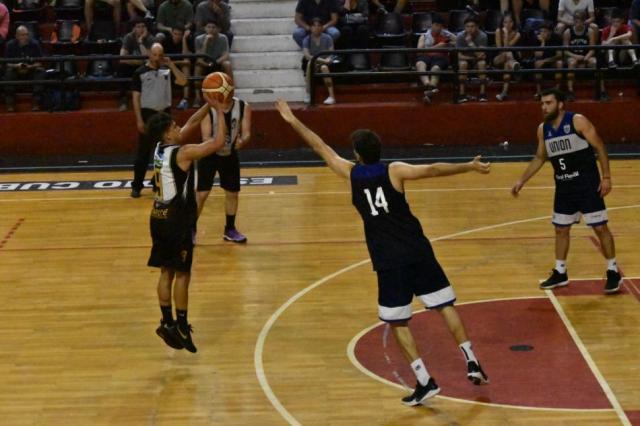 Mini basquet femenino y cuadrangulares finales en Rosario