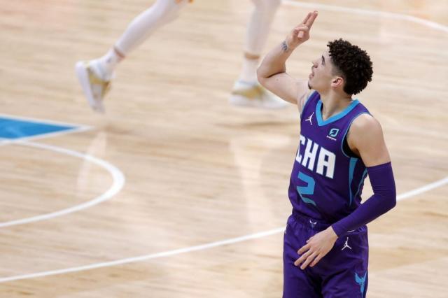 LaMelo Ball se mete en los libros de la NBA