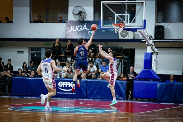 Villa San Mart�n suspir� en el final y la historia se define el domingo