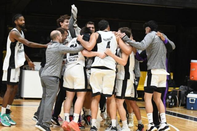 Pico FC avanz� a octavos a puro triple