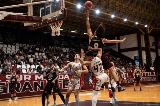 Lan�s tuvo como un comienzo impecable