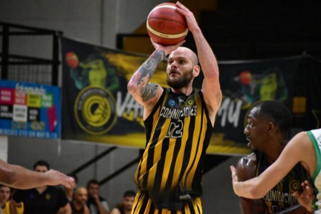 Comu llev� la serie al quinto partido