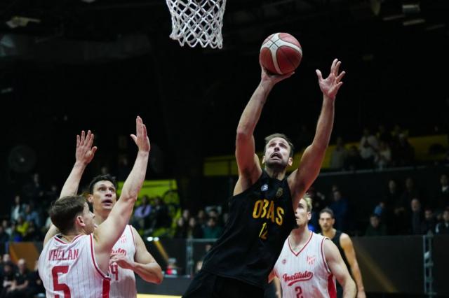 Obras reencontr� su ofensiva e igual� la serie