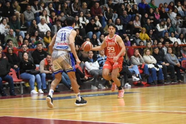 La Uni�n impuso su local�a y festej� el 2-0