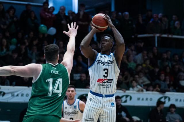 Regatas lo gan� con actitud y va en busca de la semifinal en casa