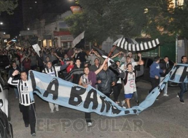 La gente sali a festejar el ttulo en Olavarra