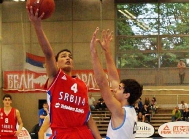 Dura derrota ante Serbia