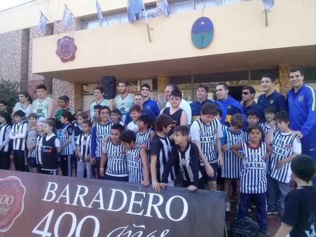 Boca y los chicos en Baradero