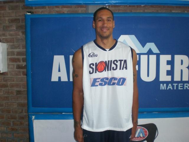 Dwayne Jones ya est� en Paran�