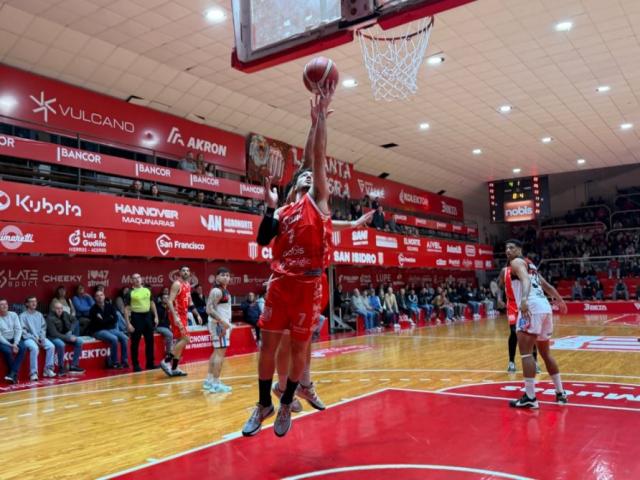 San Isidro comenz� con triunfo