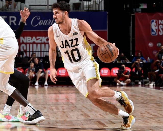 Jazz y Bolmaro con buen cierre