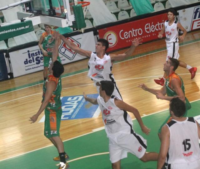 Corvaln, Toranzo, Marziali, Montero y Acua las figuritas del jueves