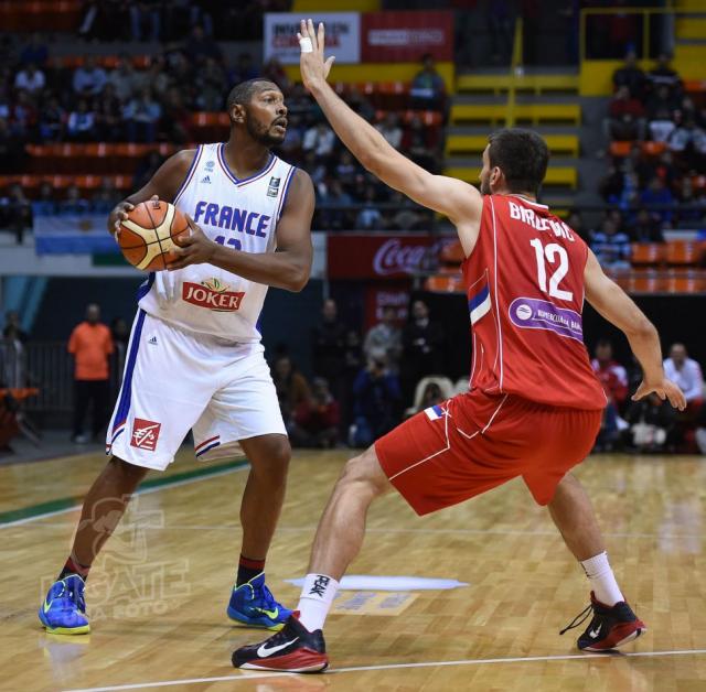 Serbia afina de la mano de Teodosic